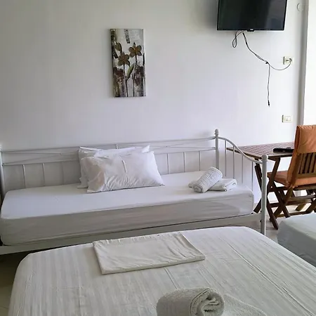 Daire Polyxeni & Qeparo