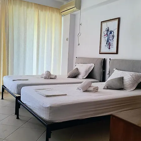 Apartment Polyxeni & Qeparo