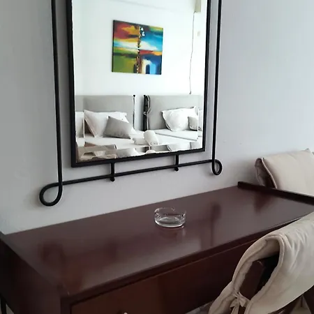 Polyxeni & Apartment Qeparo