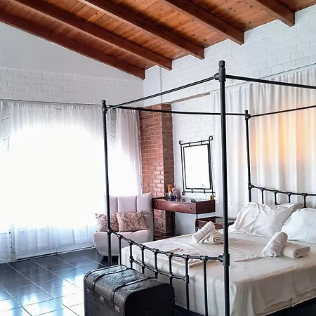 Polyxeni & Apartment Qeparo