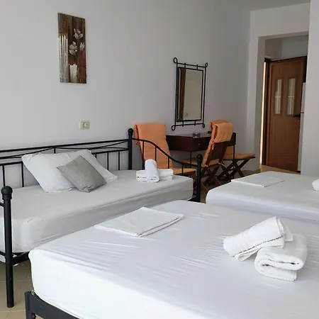 Apartment Polyxeni & Qeparo