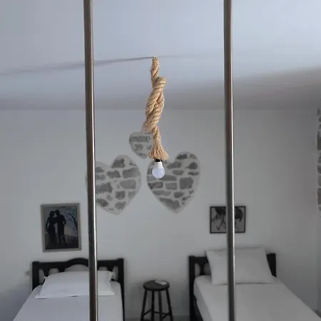 Polyxeni & Apartman Qeparo