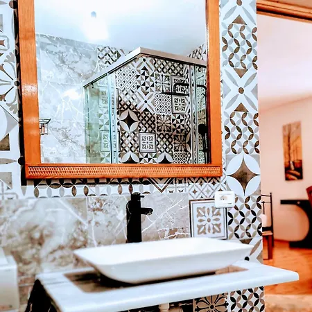 Apartment Polyxeni & Qeparo